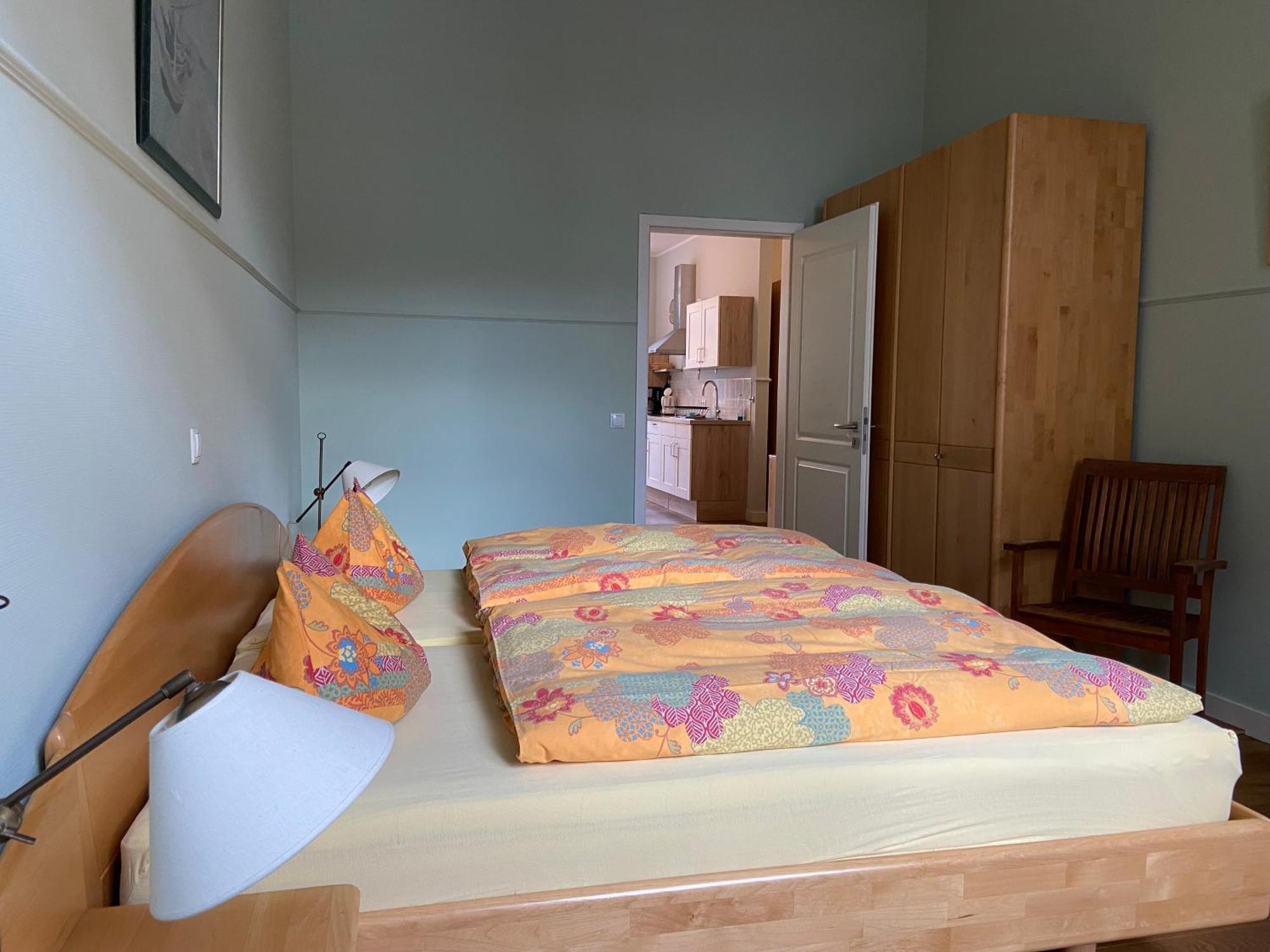 Апартаменты Mit 2 Schlafzimmern, Wohnkueche, Terrasse Бонн