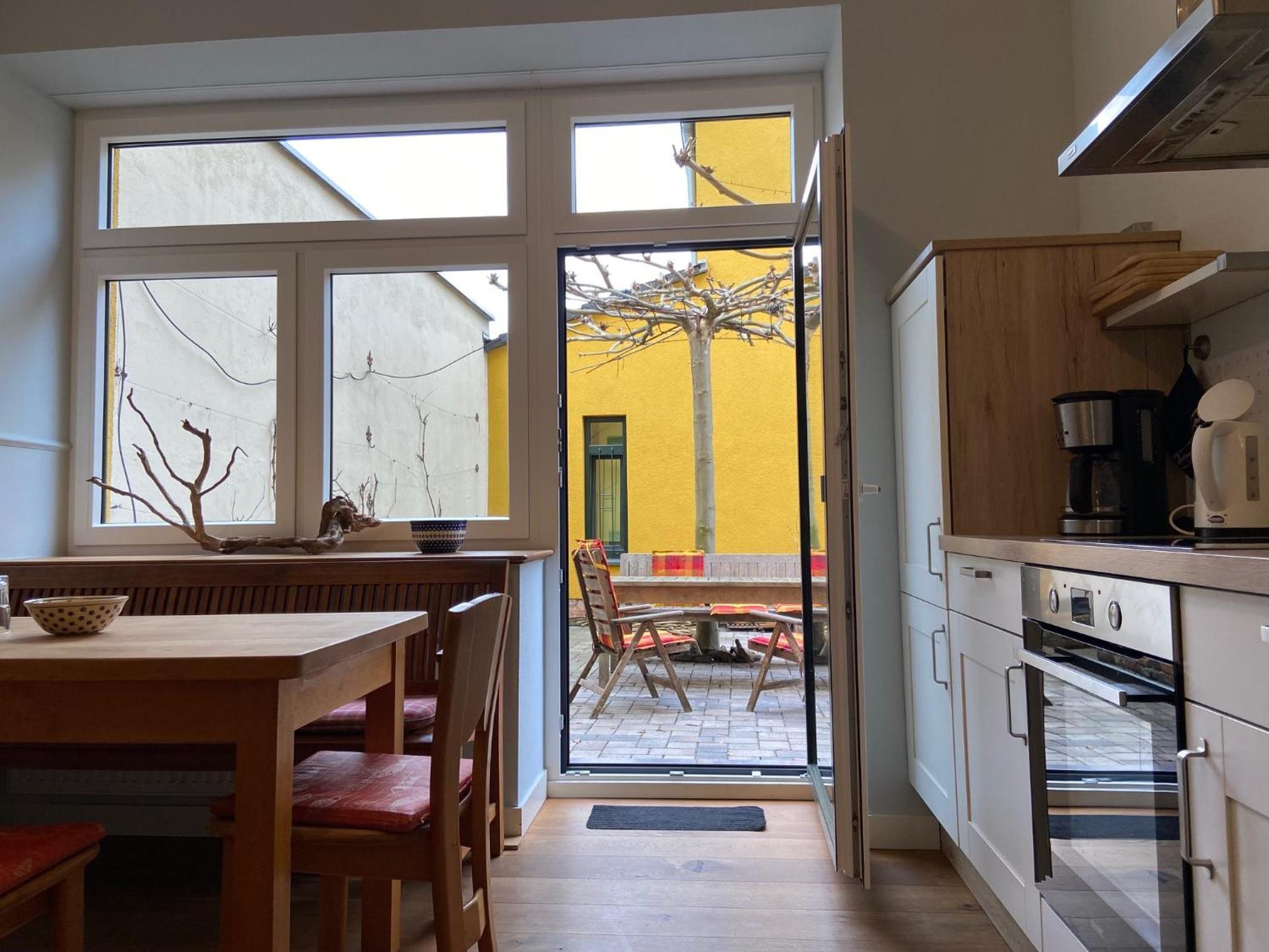 Mit 2 Schlafzimmern, Wohnkueche, Terrasse Apartment